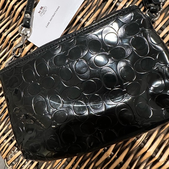 Coach Wristlet - Picture 6 of 8